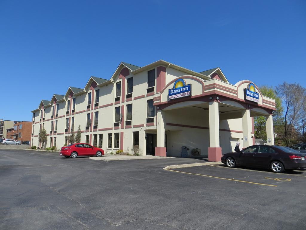 Days Inn By Wyndham Toronto East Lakeview Εξωτερικό φωτογραφία