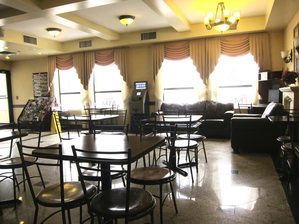 Days Inn By Wyndham Toronto East Lakeview Εξωτερικό φωτογραφία